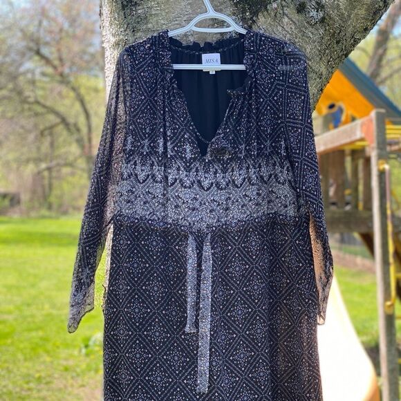 Beautiful 100% viscose MISA Los Angeles dress - Picture 8 of 8